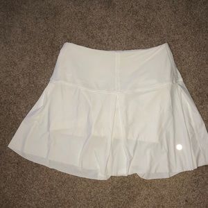 white lululemon tennis skirt